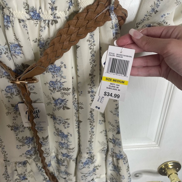 Women’s dress NWT - Picture 3 of 4